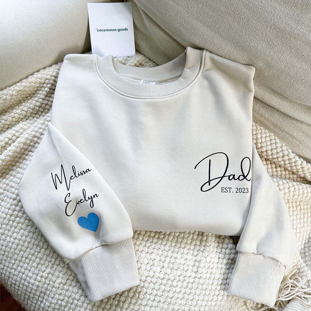 Personalised DAD EST Sweatshirt with Kids' Names and Heart on Sleeve Christmas Gift