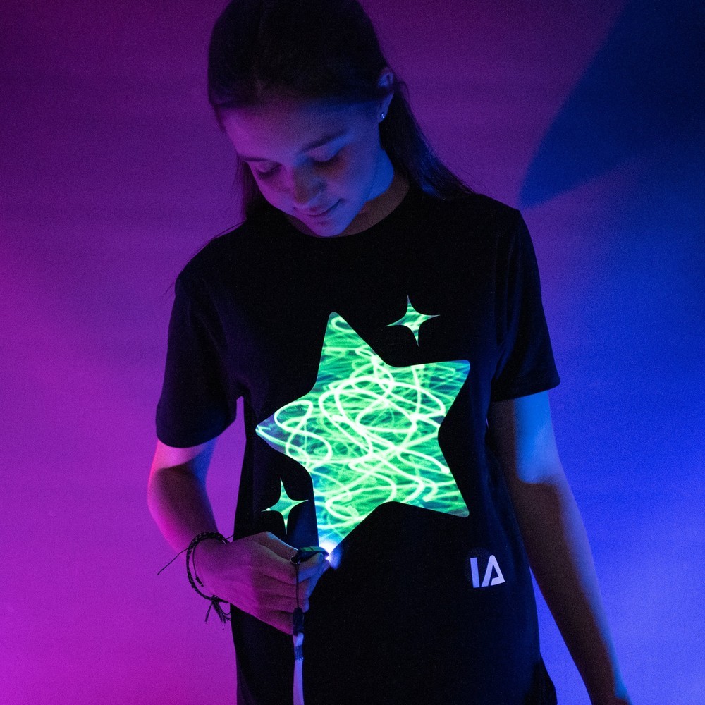 Shining Star Interactive Glow in the Dark T-Shirt Children's Light-Up Drawing Tee Xmas Gift